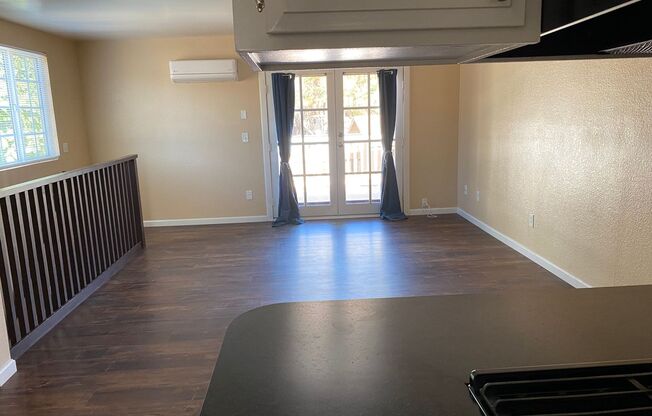 $2,500 - 2 Bed 1.5 Bath Duplex Unit in Spring Valley