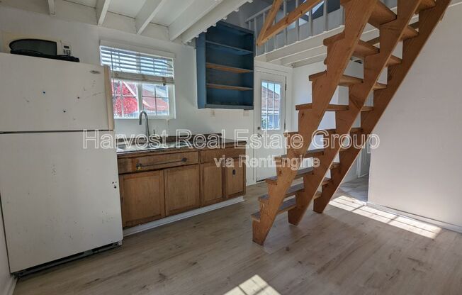 2121 65 AVE