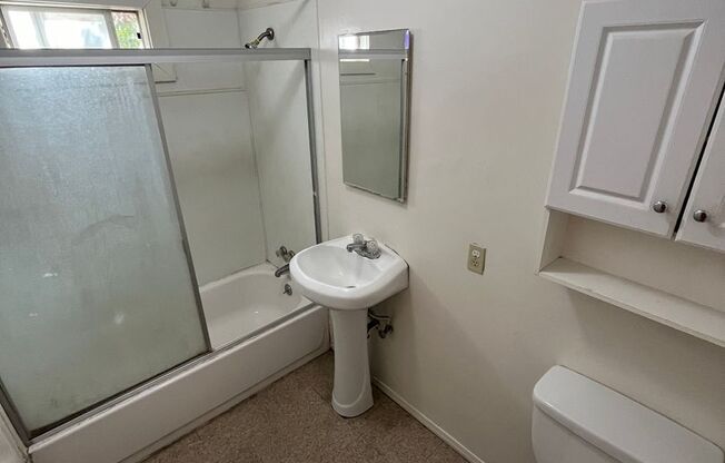 1 bed, 1 bath, $900, Unit 6