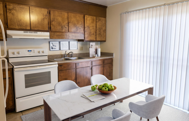 2 beds, 1.5 baths, 907 sqft, $1,325, Unit 18D