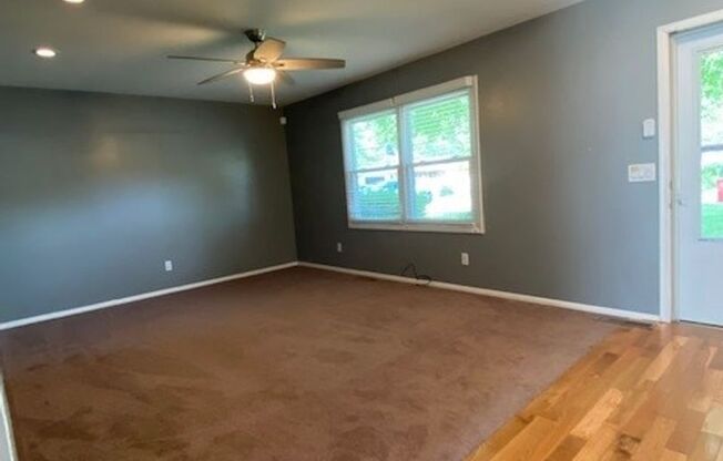 Beautiful 3 bedroom/2 bath home in South West Champaign!