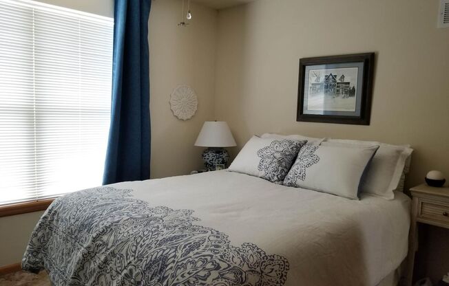 2 beds, 1 bath, 700 sqft, $925, Unit B-7622