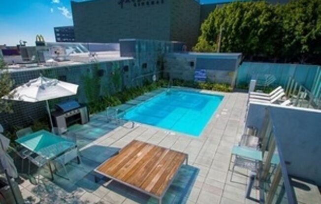 1 bed, 1 bath, 858 sqft, $4,545, Unit 1403