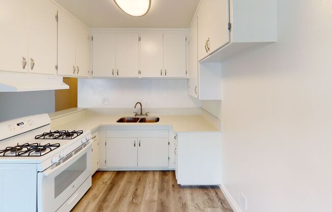 17808, 17818, 17828 Saticoy St.