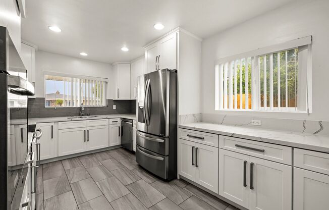 5528-5530 Dorothy Drive