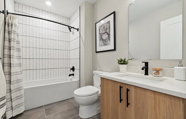 2 beds, 2 baths, 895 sqft, $2,150, Unit Unit 404