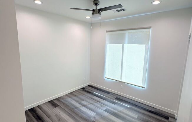 Spacious 3bd/2ba detached REAR home/unit in Lake Balboa!