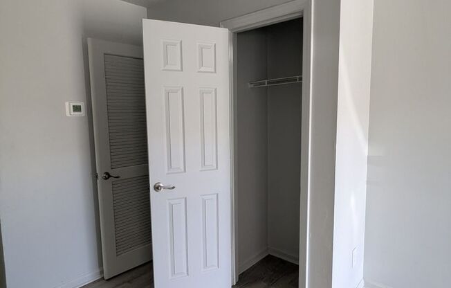 2 beds, 1 bath, 855 sqft, $1,299, Unit 3364-07