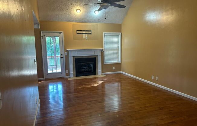 4 Bedroom Pet Friendly Home For Rent in St. B Area!