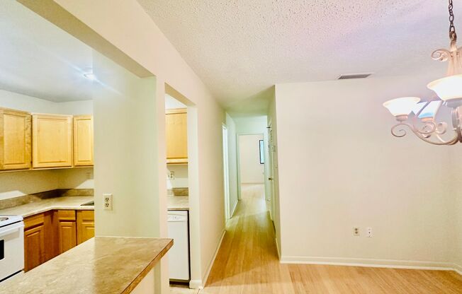 1 bed, 1 bath, $1,200, Unit Unit 202