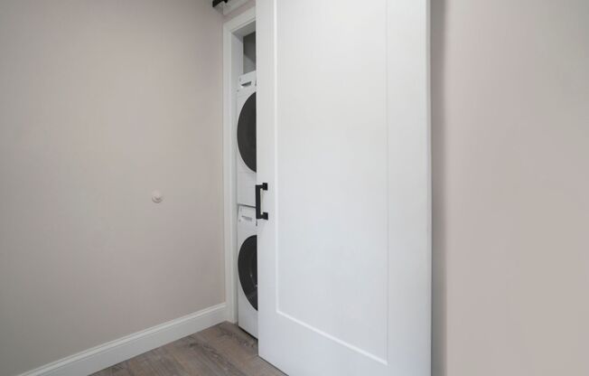 2 beds, 1 bath, 1,050 sqft, $2,750, Unit 75-4