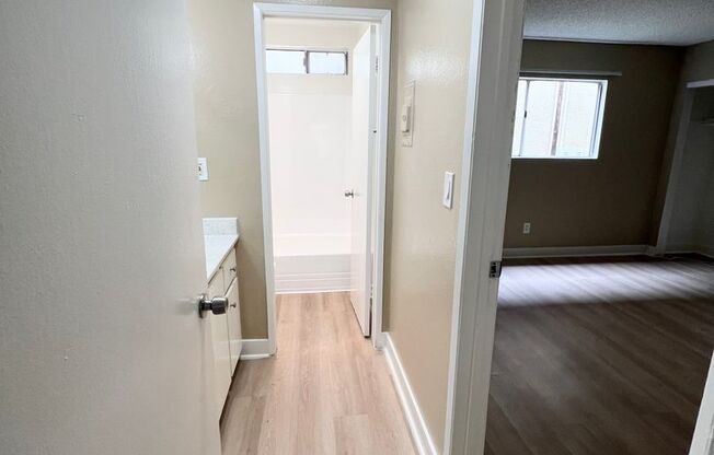 1 bed, 1 bath, 640 sqft, $1,725, Unit 217