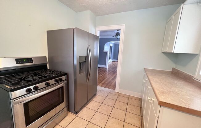 3 beds, 1 bath, $1,650