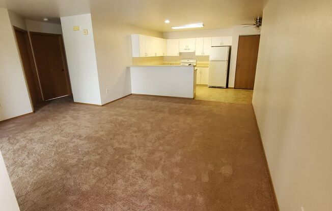 2 beds, 1 bath, 1,050 sqft, $1,259, Unit PL   7606