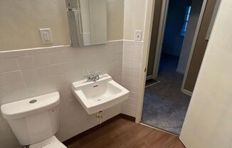 2 beds, 1 bath, 800 sqft, $925, Unit 139