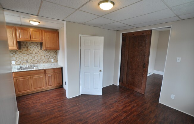 Spacious and Charming Efficiency Apartment in Beaver Falls