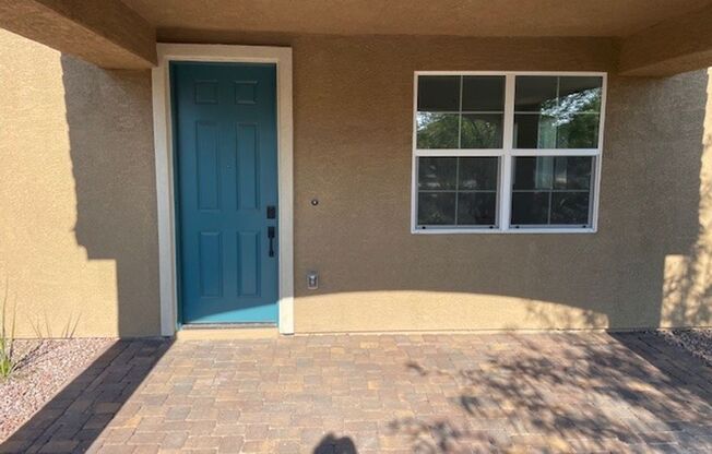 808 Royal Beekman St ! 3 Bed / 2 1/2 Bath !