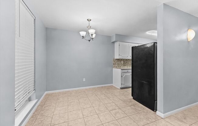 Bright & Updated 2-Bedroom Townhouse in Quiet Community with Pool Access!
