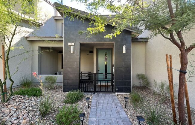 Beautifully furnished 3BD/2.5BA townhome in Summerlin!