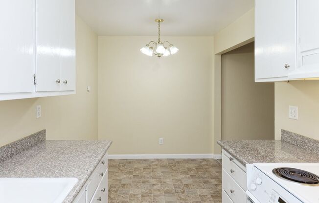 2 beds, 1 bath, 900 sqft, $2,445, Unit 206