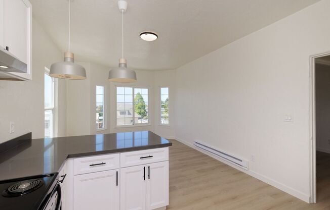 2 beds, 1 bath, 650 sqft, $2,795, Unit 201
