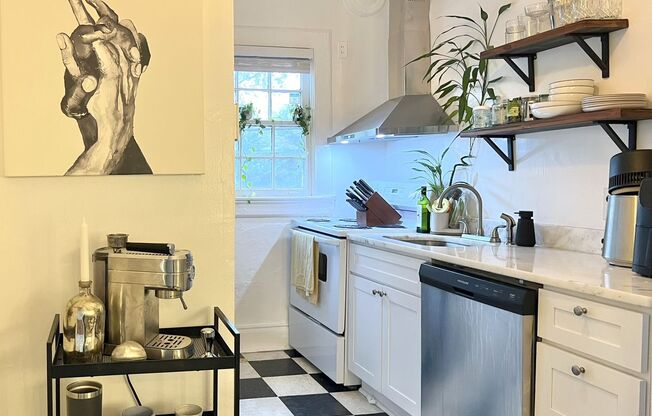 1 bed, 1 bath, 750 sqft, $1,925, Unit 873-20