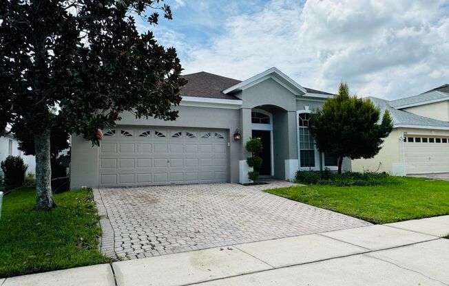 BEAUTIFUL 3 Bedroom with an Adjacent Office and 2 Bathroom Home in Orlando!!!