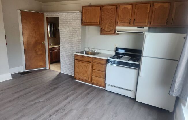 Studio, 1 bath, 500 sqft, $545, Unit #3