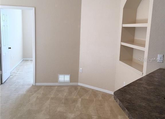 2407 COURTNEY MDWS CT