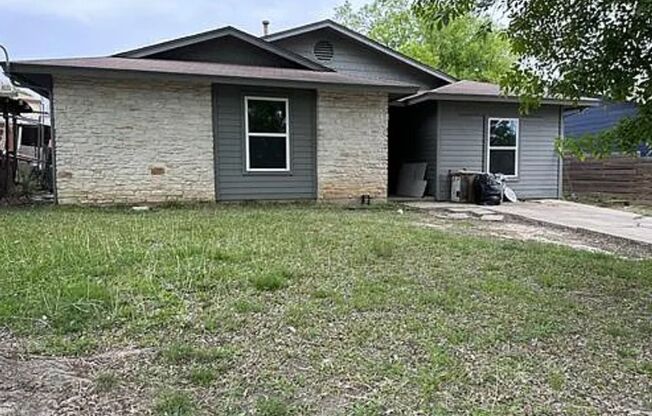 Renovated 4 bedroom 2 bathroom single family home in Colony Park