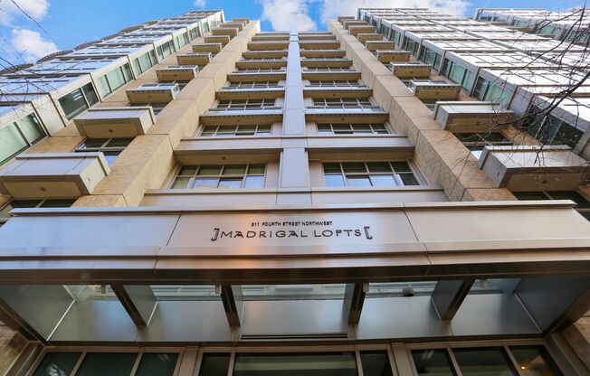 2 beds, 2 baths, $4,000, Unit # 1017