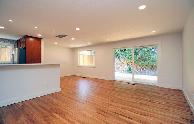 Stunning Remodeled 3 Bed/2.5 Beaverton Home – Highland Neighborhood