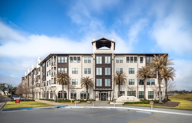 The Addison: Luxury 1- & 2-Bedroom Apartment Homes