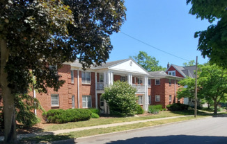 76 UN AVE SE