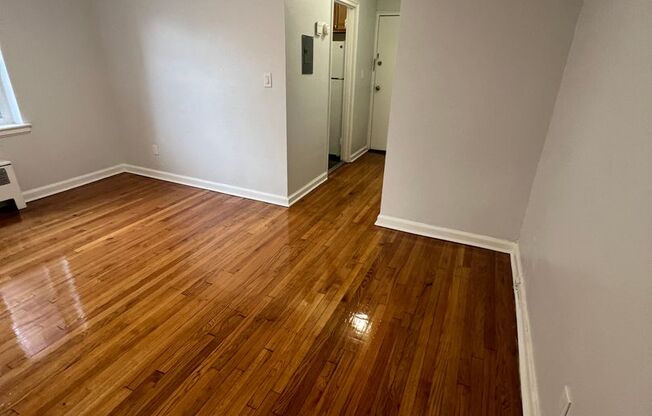 1 bed, 1 bath, 800 sqft, $1,525, Unit 415 12-G