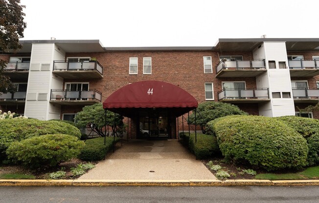 1 bed, 1 bath, 665 sqft, $2,300, Unit 20
