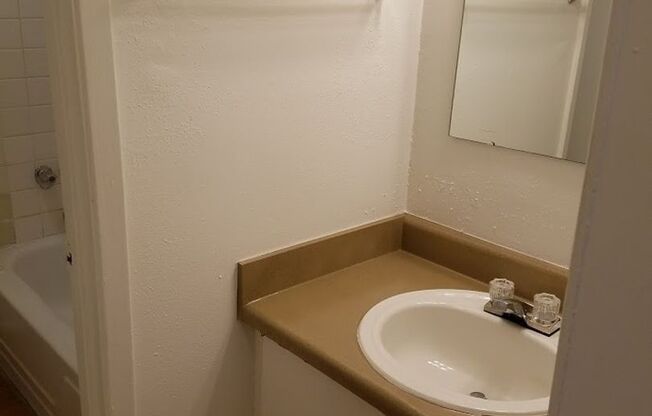 Studio, 1 bath, 450 sqft, $710, Unit *505