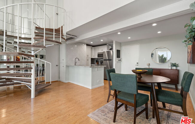 2 beds, 2 baths, 950 sqft, $3,900, Unit 557