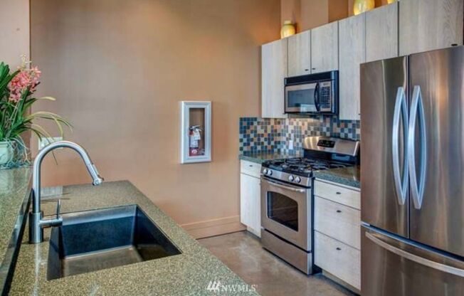 2 beds, 2 baths, $5,195, Unit # 1111