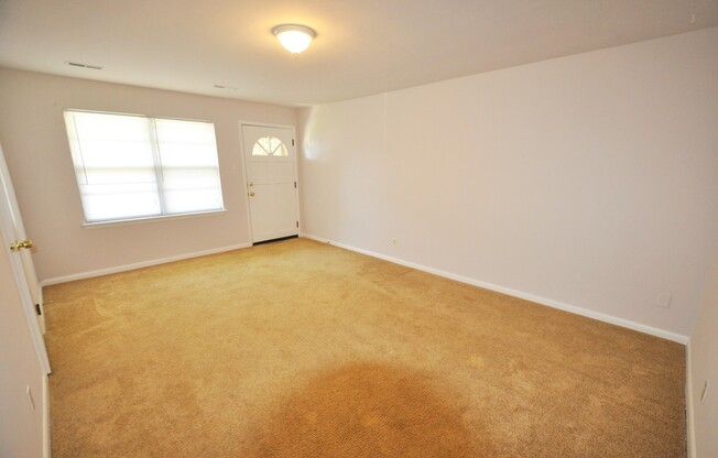 2 Bedroom 1 Bath Duplex located in Hampton