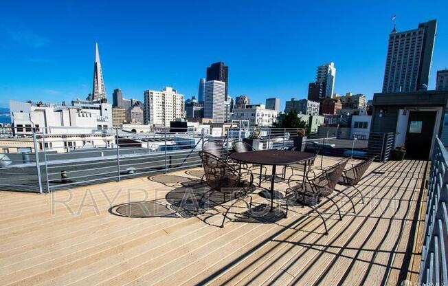 939 JACKSON ST