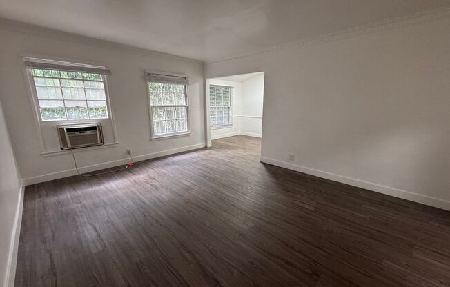 8575 Holloway Manor Apartments