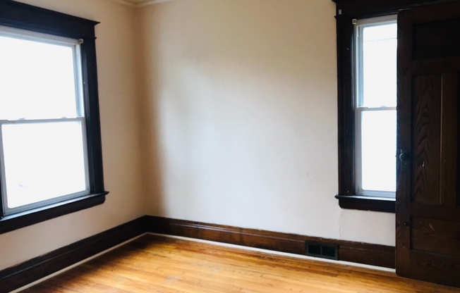 1 bed, 1 bath, $795, Unit 945 Dewey Ave