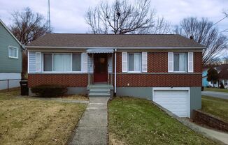 3 bedroom, 1 bathroom home in College Hill with fenced in backyard