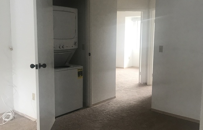 2 beds, 1 bath, $2,100