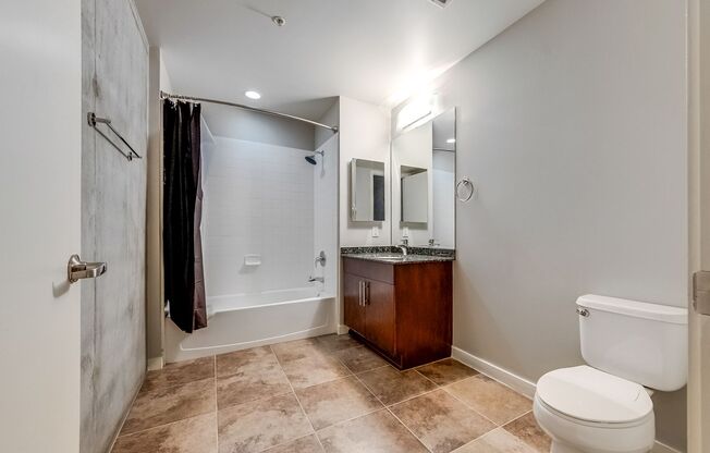 2 beds, 2.5 baths, $3,300, Unit UNIT 123