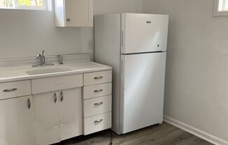 1 bed, 1 bath, $600, Unit Unit G
