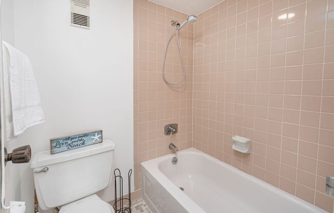 1 bed, 1.5 baths, $1,500