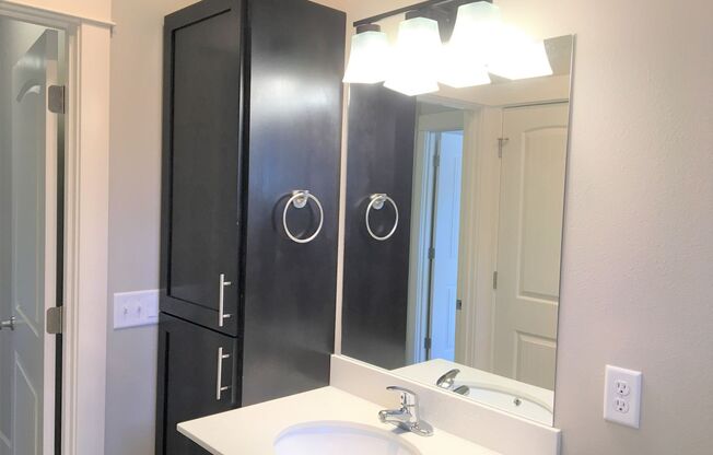 3 beds, 2 baths, 1,184 sqft, $2,035, Unit 130