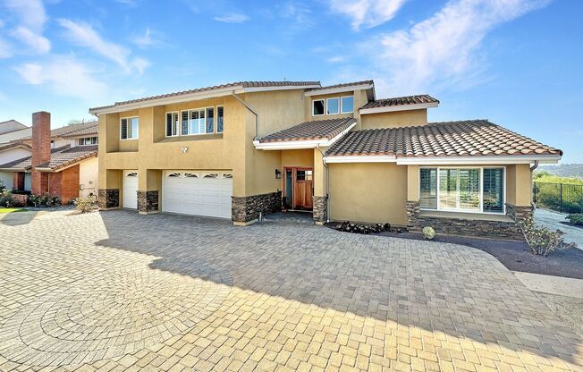 Stunning 4B/3BA House in Carlsbad!